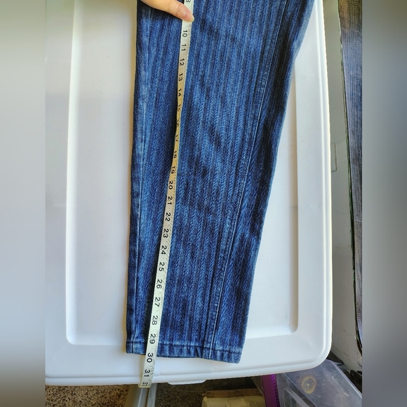Levi's vintage denim mom jean women's high rise tapered textured striped sz 16. - Picture 5 of 16